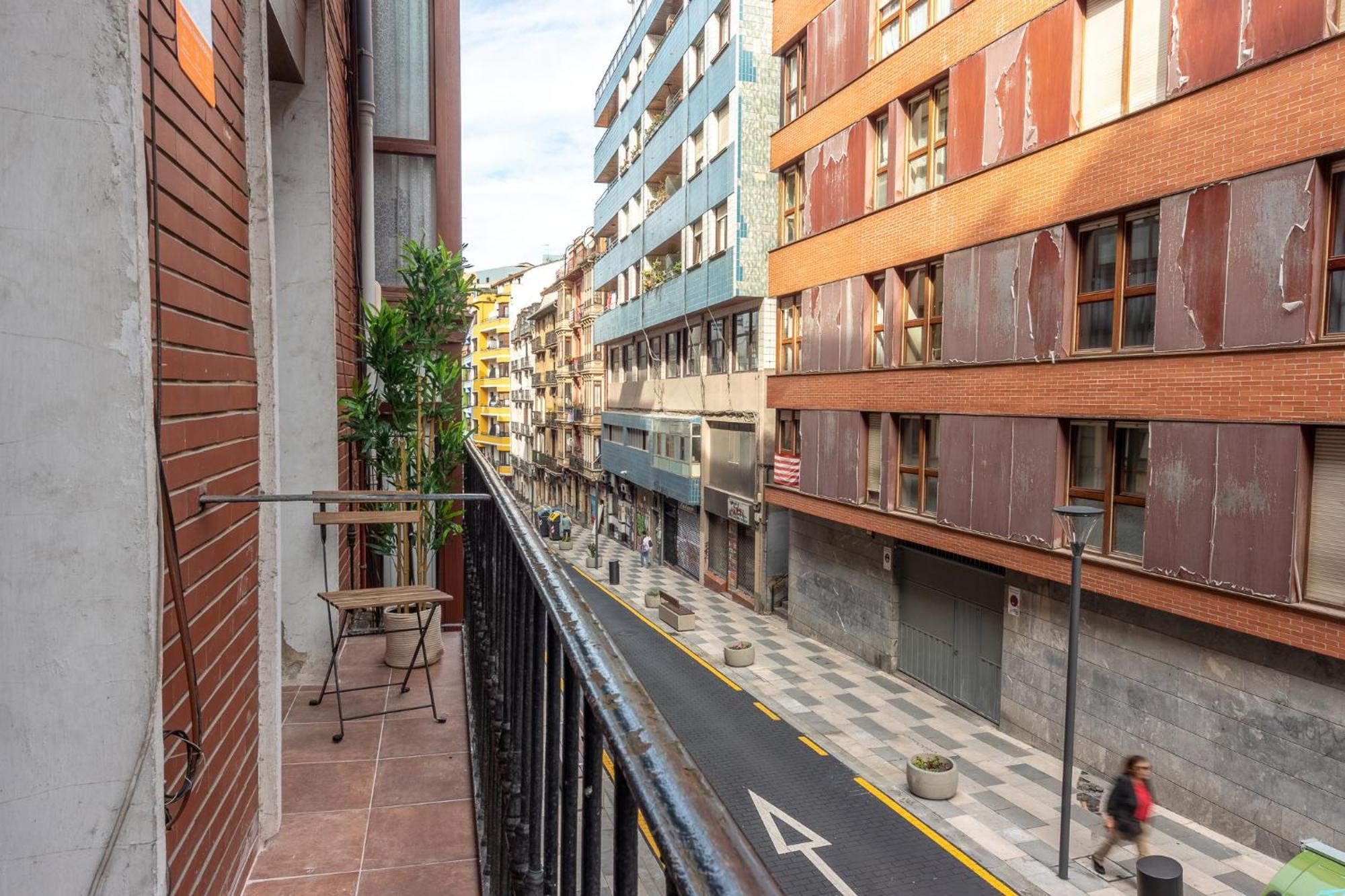 Unamuno, En El Casco Viejo Bilbao Exterior photo
